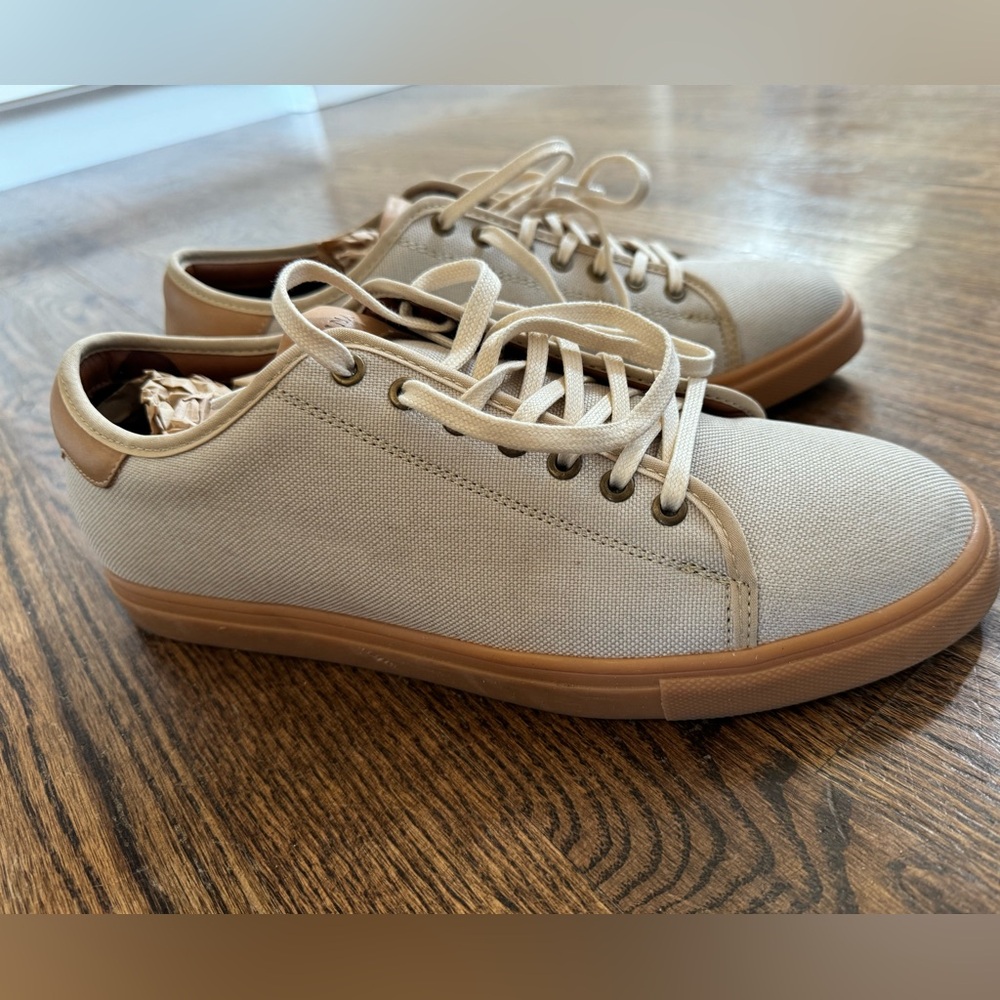 Men’s Patina Low Top Sneaker Beige size 9.5